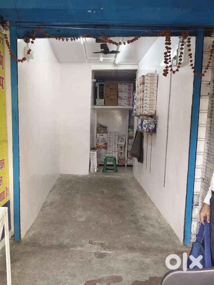 Shop for rent 220 sq ft