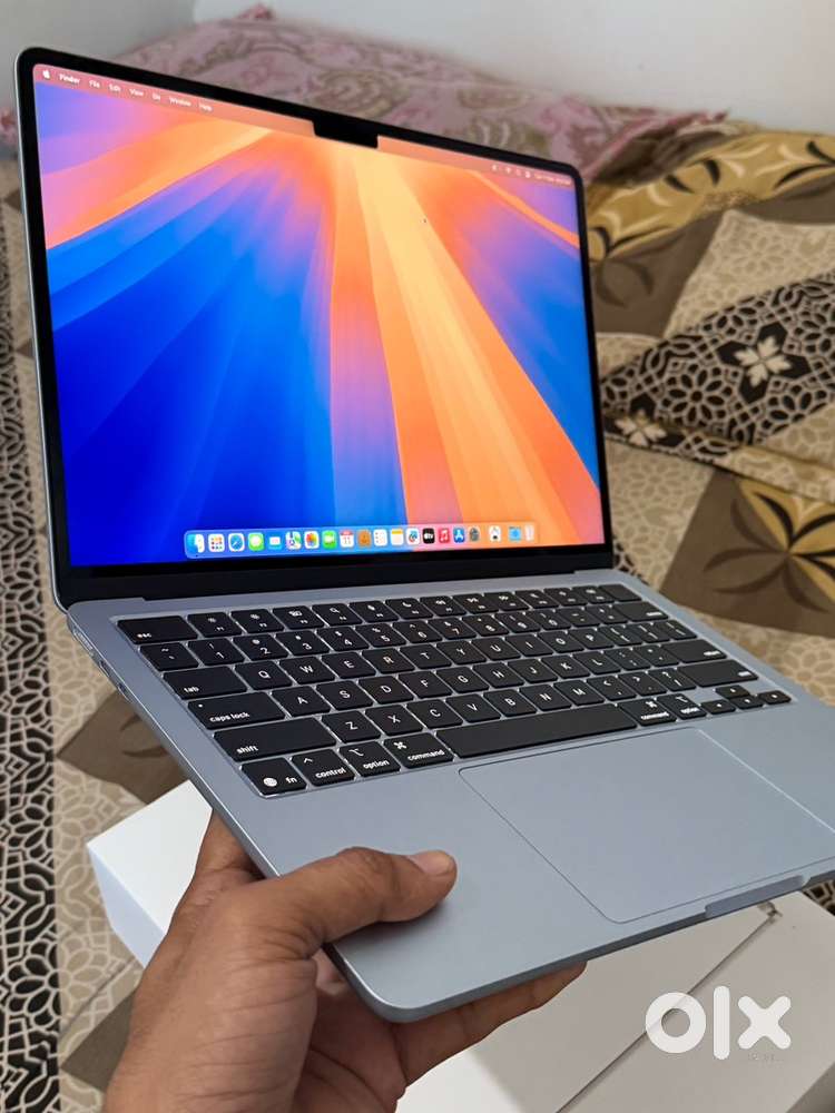 MacBook Air M4 Sky colour 16GB RAM  256GB SSD