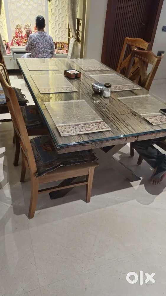 Dining table with 6 chairs