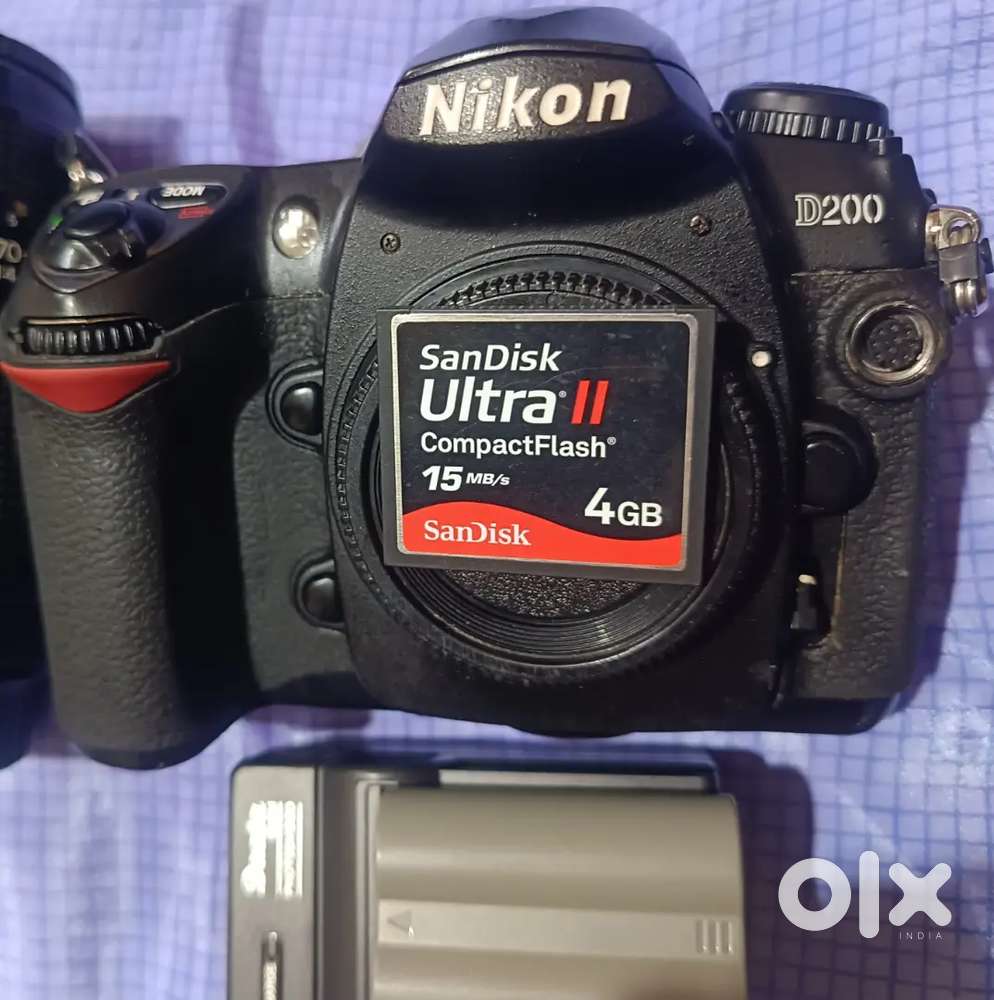 Nikon D200 camera body only,   power on problem,                  4000