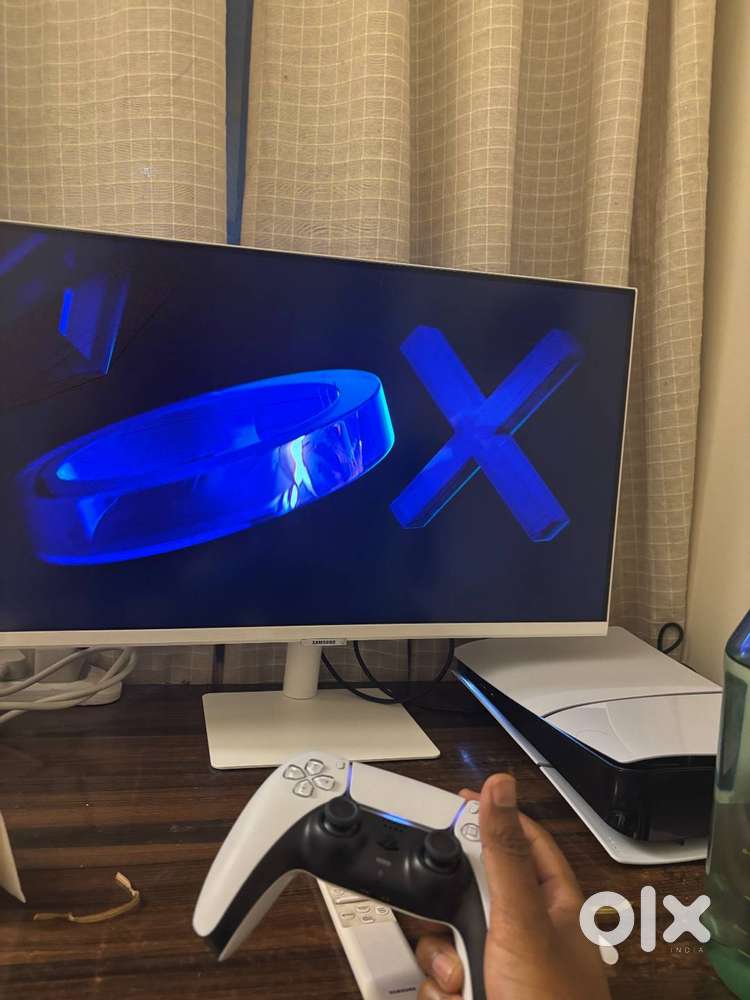 PS5 Slim 1TB  Excellent Condition • Barely Used • With Box & Accessor