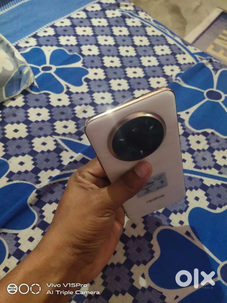 Realme 14 pro plus 8 128:8 mounths price fix 20k woman eyous to good