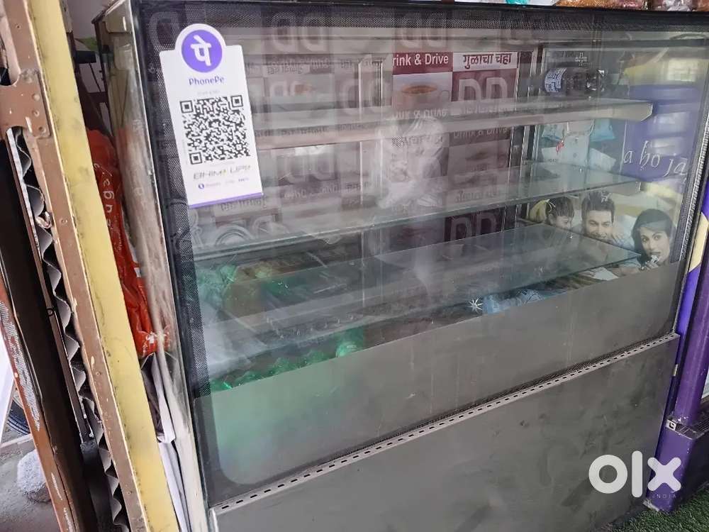 Big size display fridge. 1.5 ton