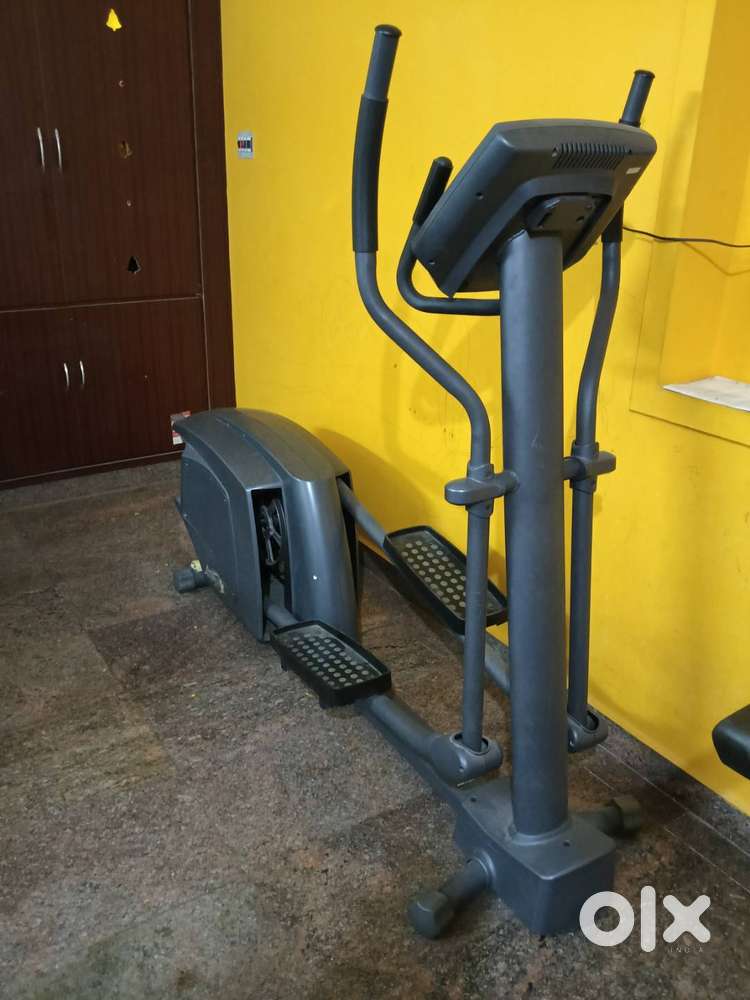 Aerofit elliptical trainer