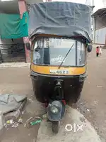 Chalu condition ki riksha hai private hai