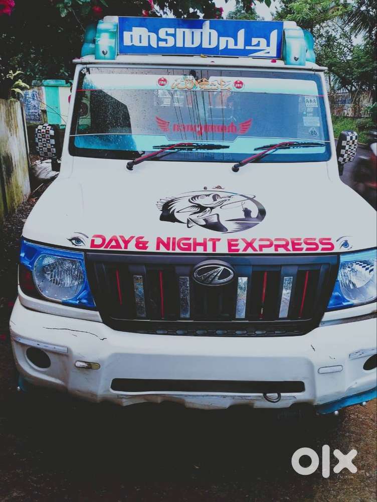 Less KMs driven single owner Mahindra Pick up