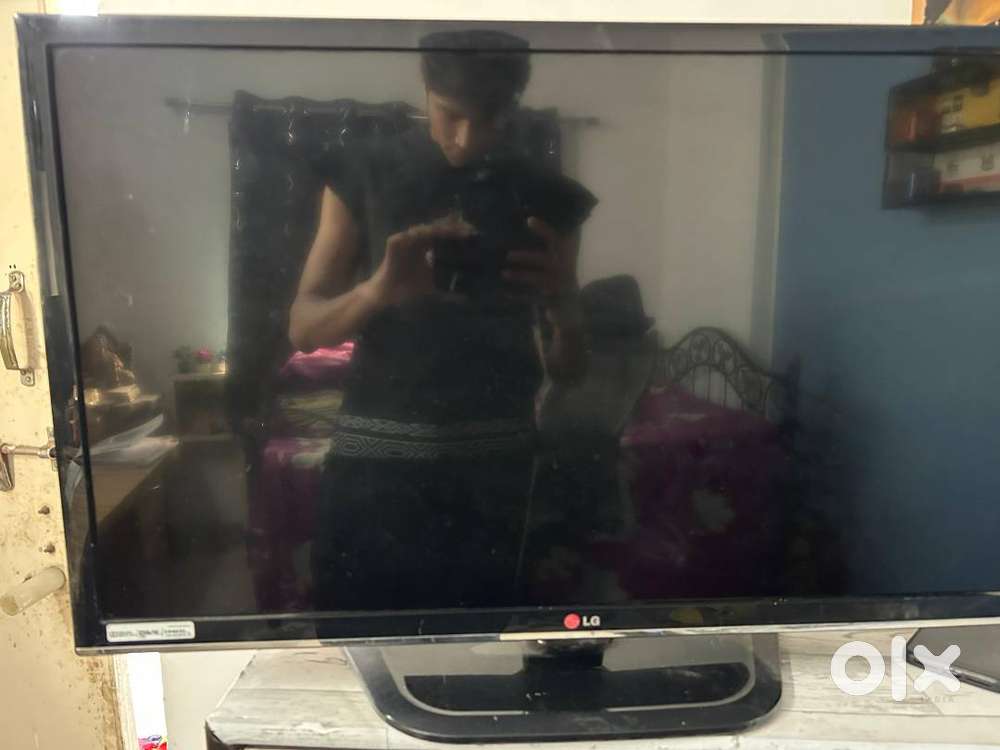 LG TV 32* Inch( Not working). Dolby digital plus.