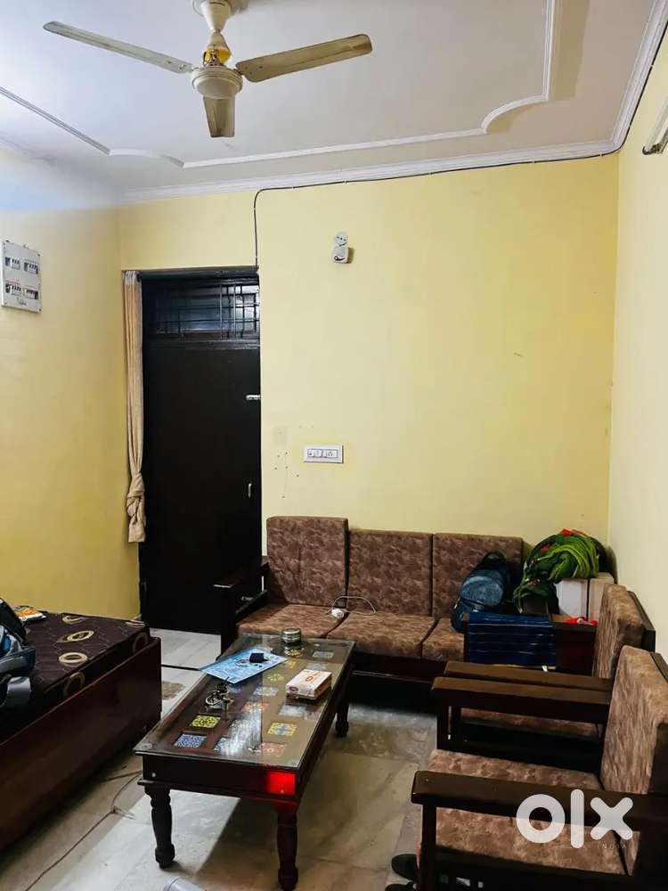 3 BHK for bachelors, vaishali, independent flat, bed sofa,ac