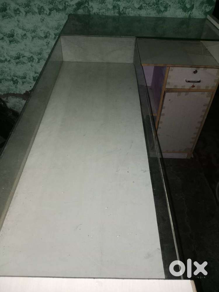 Shop L type counter