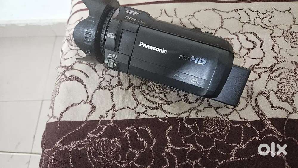Panasonic HC V770 Camcorder Video Camera Brand New Condition