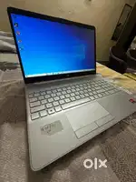Selling my HP Laptop in excellent condition –perfect for students, pro