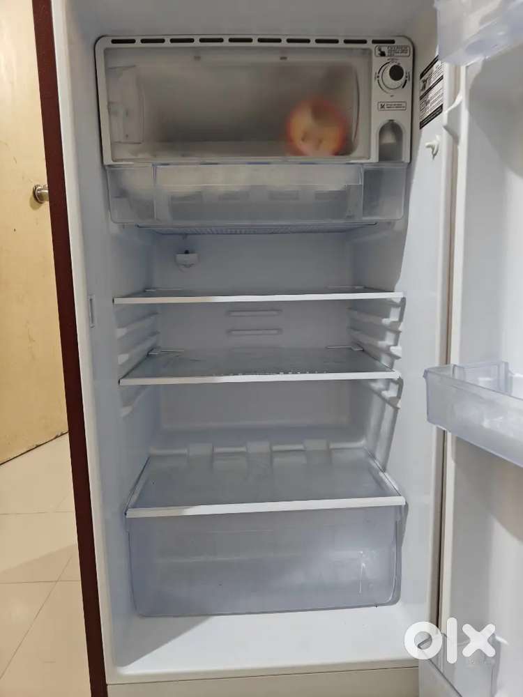 8 months old fridge for sale