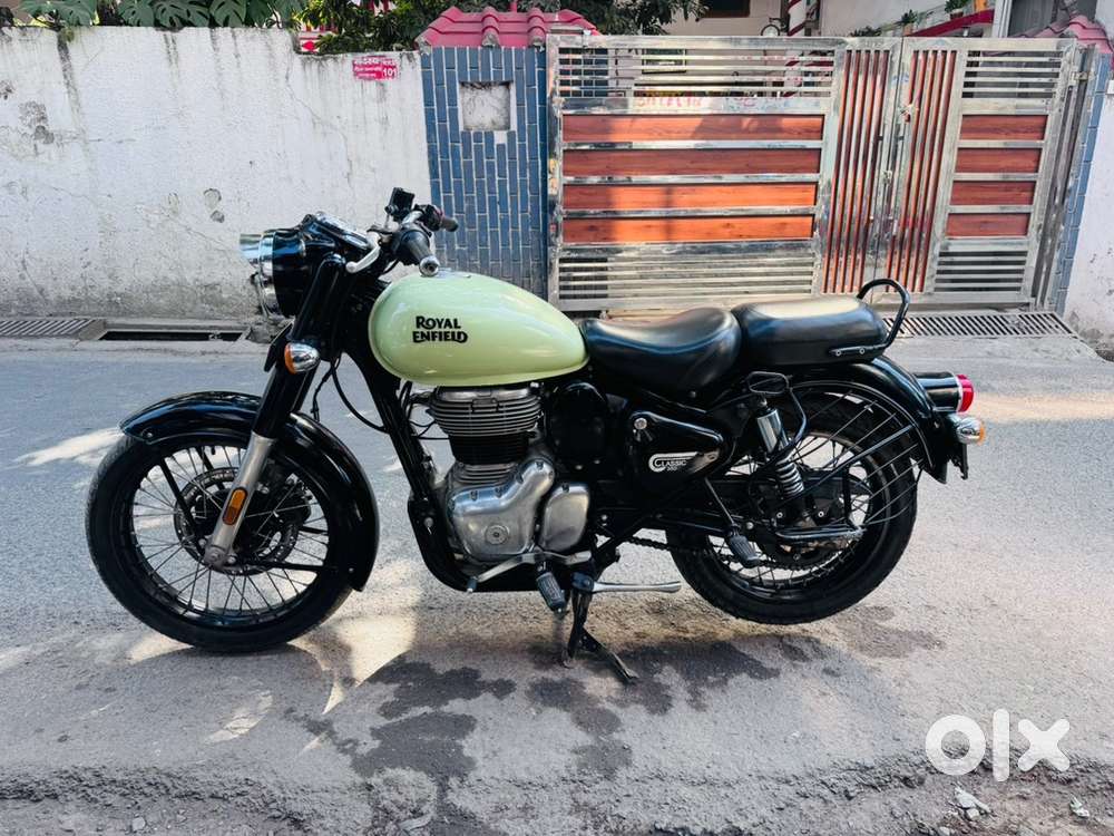 Royal Enfield Classic 350 2022 Model km 28000 First Owner 90% loan fac