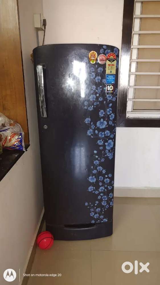 Samsung refrigerator in working condition