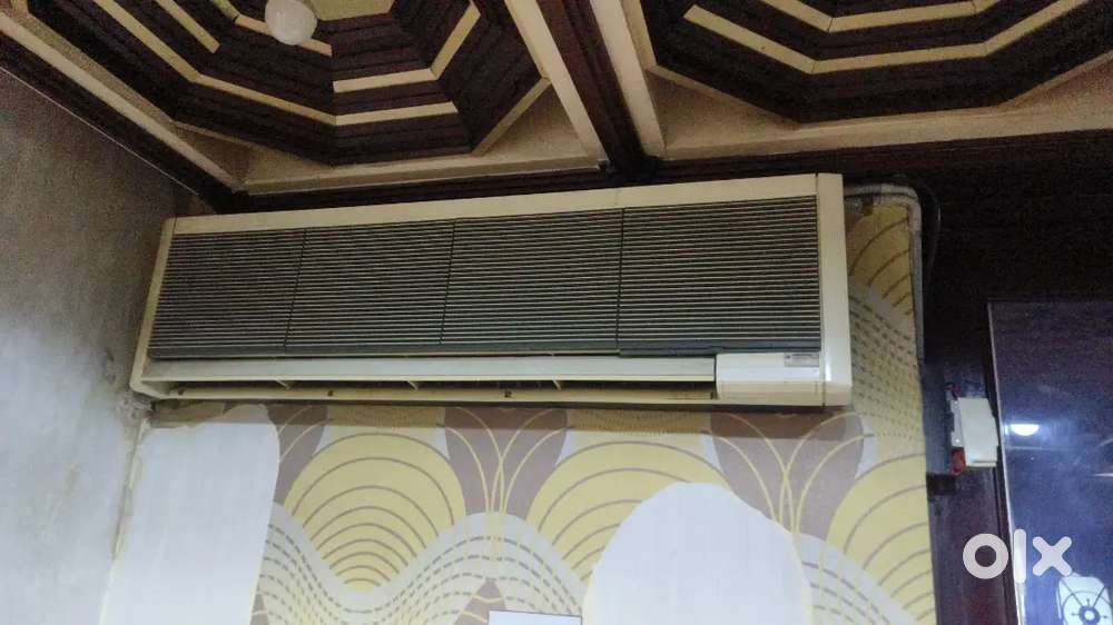 Working Air conditioner ( AC )
