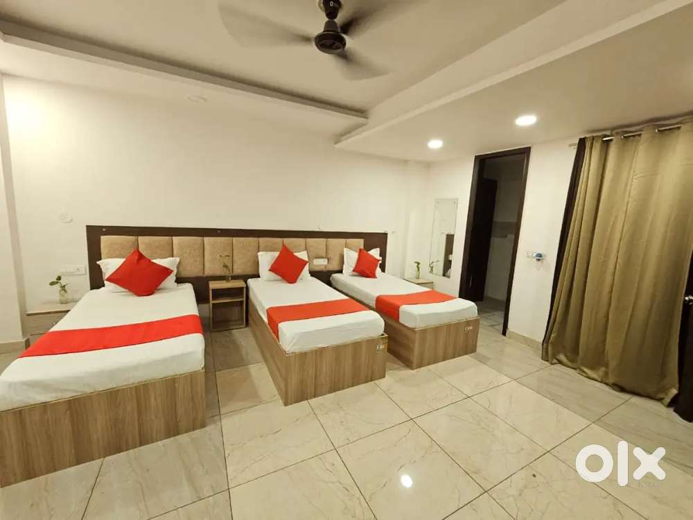 PG Near Cyber City, Golf Course Road, Hero, American Express, Sidework