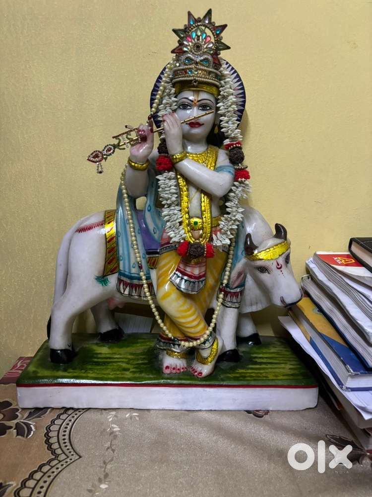A pure marbel murti of krishna medium size in very cheap price