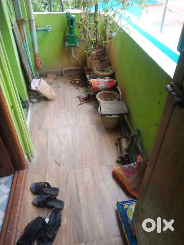 Good conditioned independent house for lease