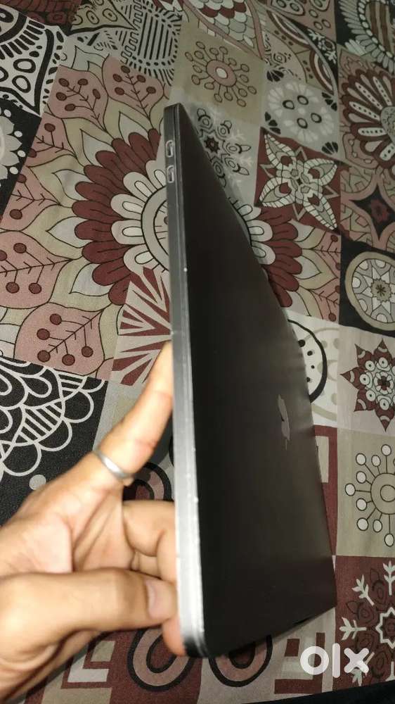 Macbook pro A1707  mint condition