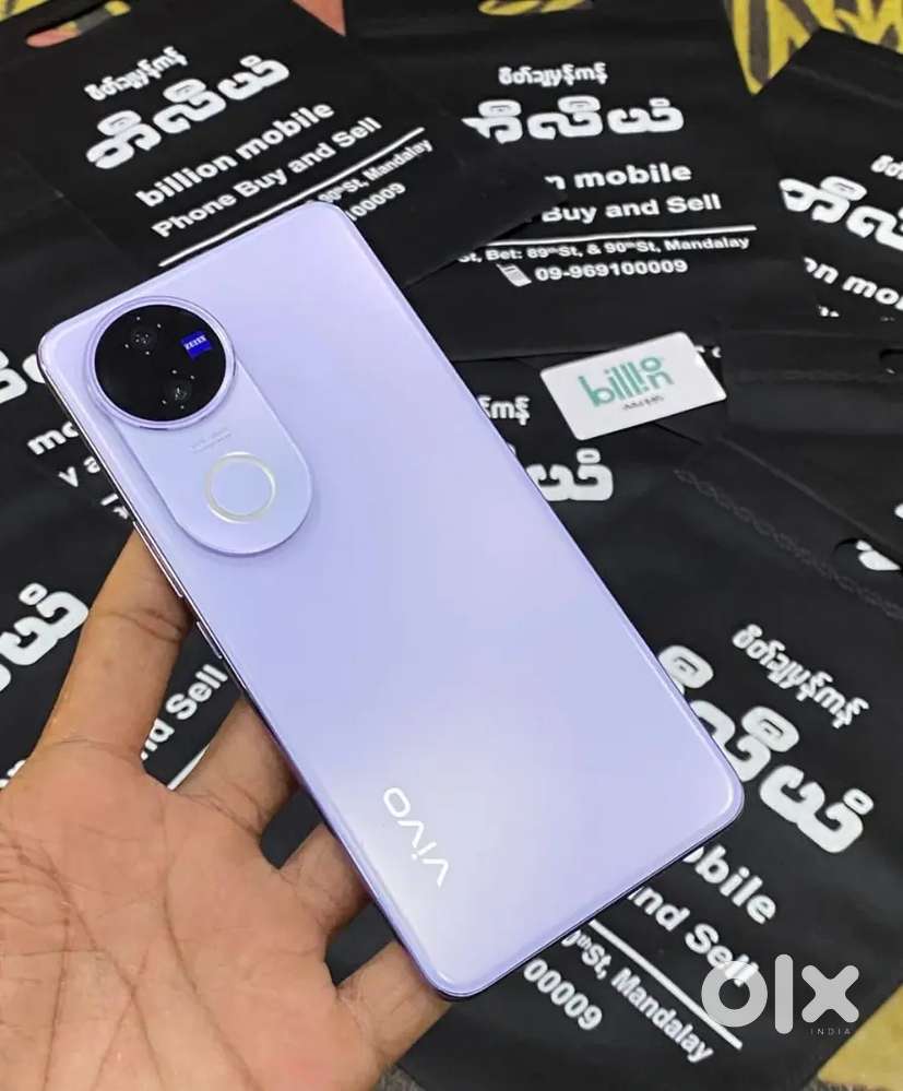 Vivo v50 5G 12 plus 256 GB internal memory good condition urgent sale