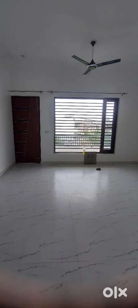 2 bhk at Gandhi Nagar on main road for commercial use