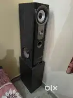 Box speaker set with stands
