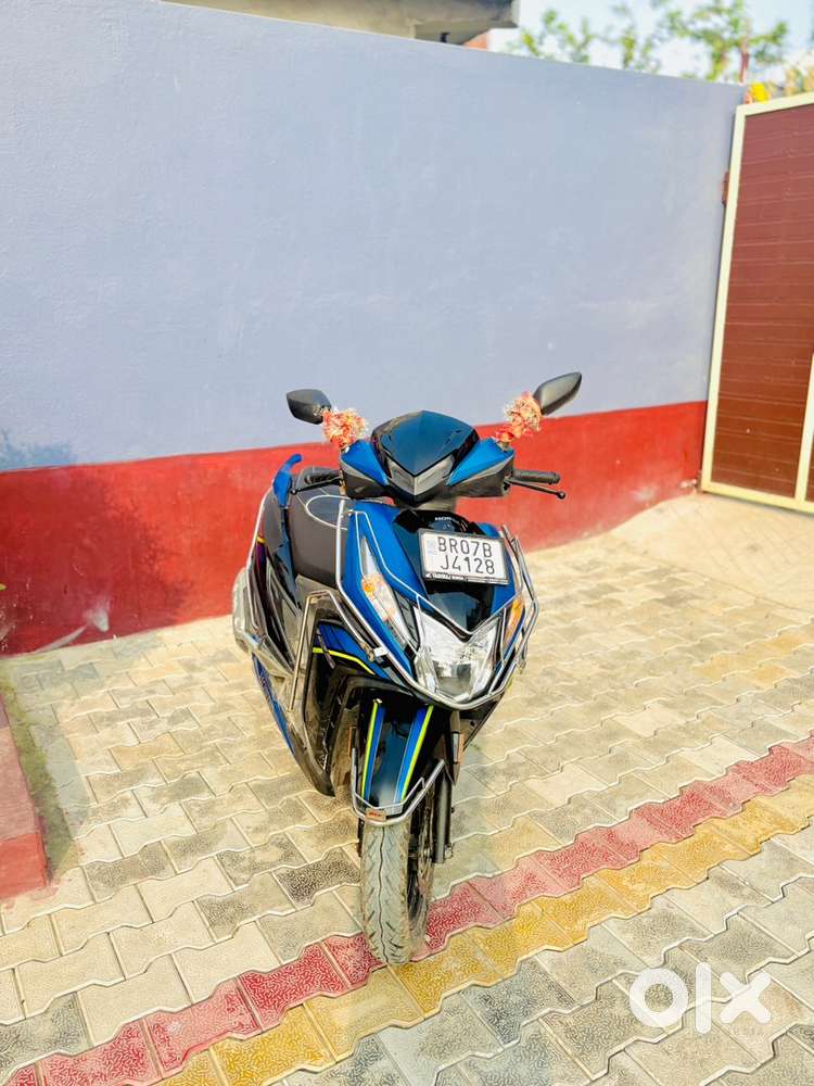 Dio 125cc this very good scooty..