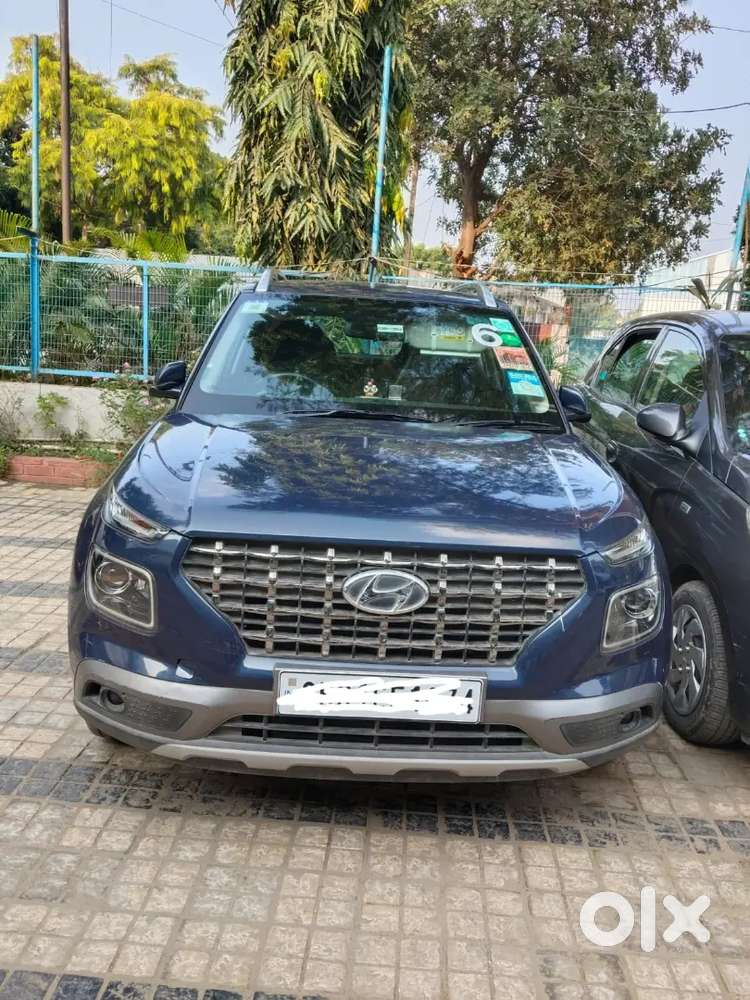 Hyundai Venue 2021 Petrol 53000 Km Driven