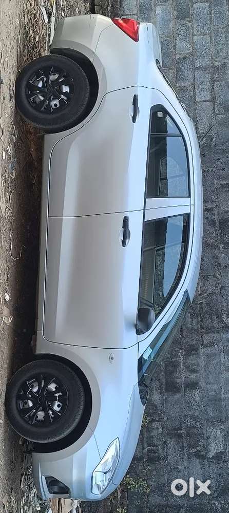 Driver wanted for only  Ola uber rapido not for red taxi.