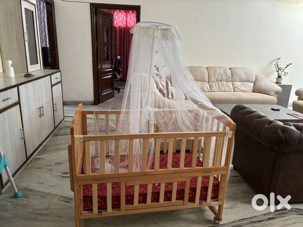 Babyhug Baby Cot with Mattress