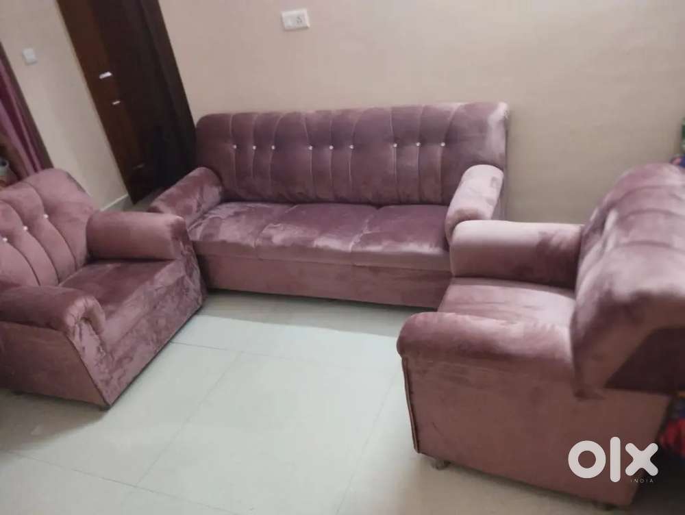 Brand new luxurys style model 3+1+1 sofa at affordable price