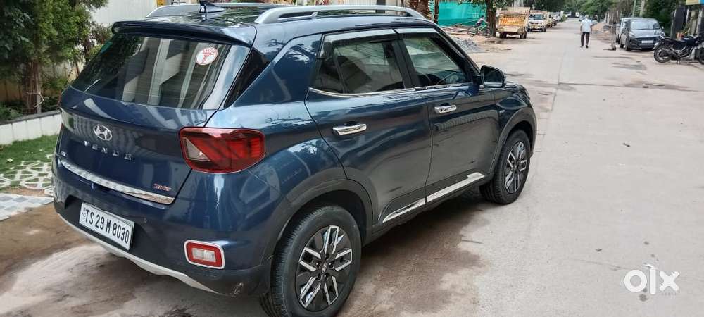 Hyundai Venue 1.0 SX Turbo GDI Dual Tone, 2022, Petrol