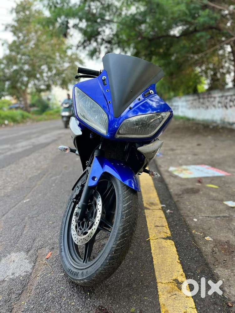 Yamaha R15 V2