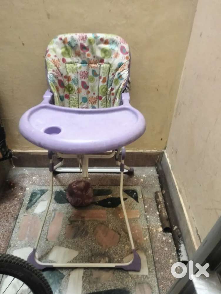 Baby sitting chair