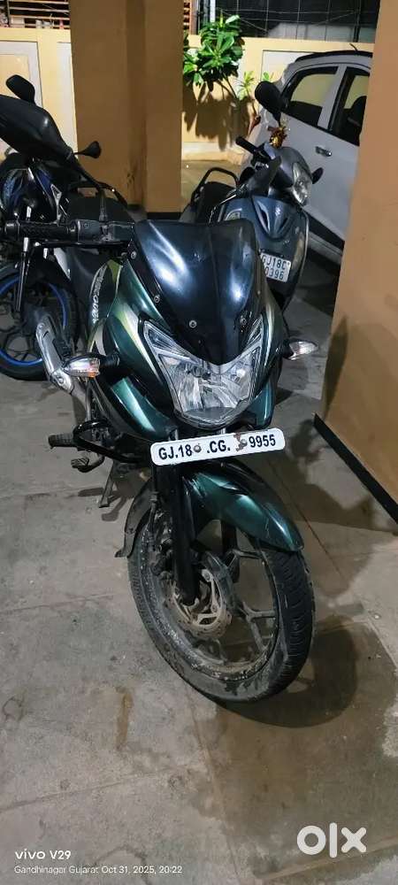 Bajaj Discover 150 F