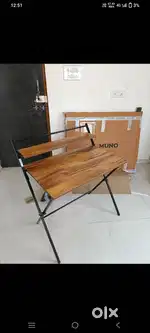 Foldable and sturdy table