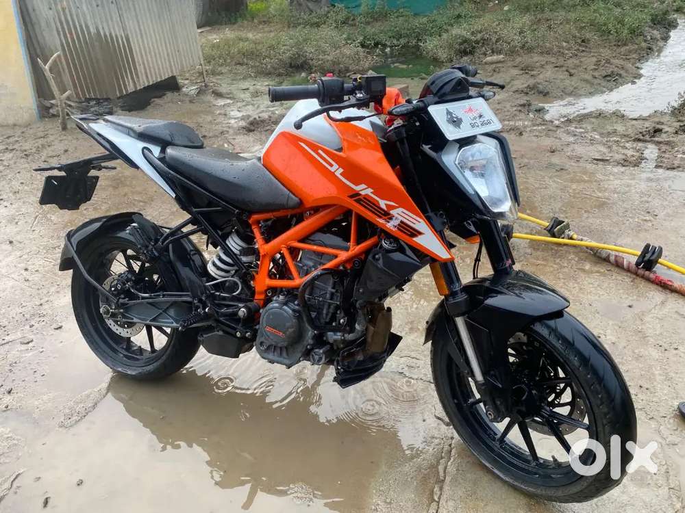 Mast bike hai jyada chali nahi hai first owner hai lena ho to call k