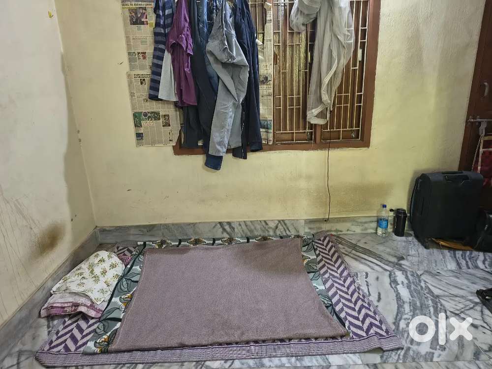 Need a Roommate (Boys)only competitive student