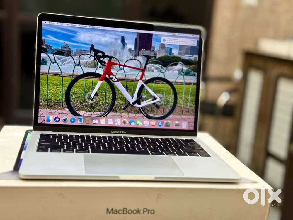 MacBook Pro 13” i7 / 16GB / 512GB SSD  2020 Purchase  Like New