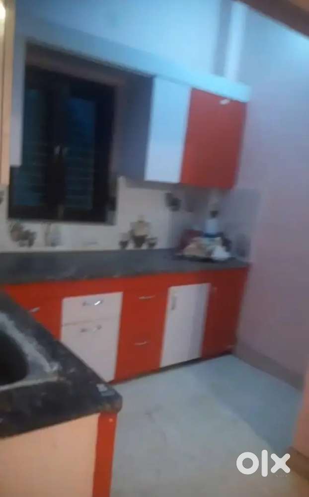 Independent 2 floor house renting each floor separately