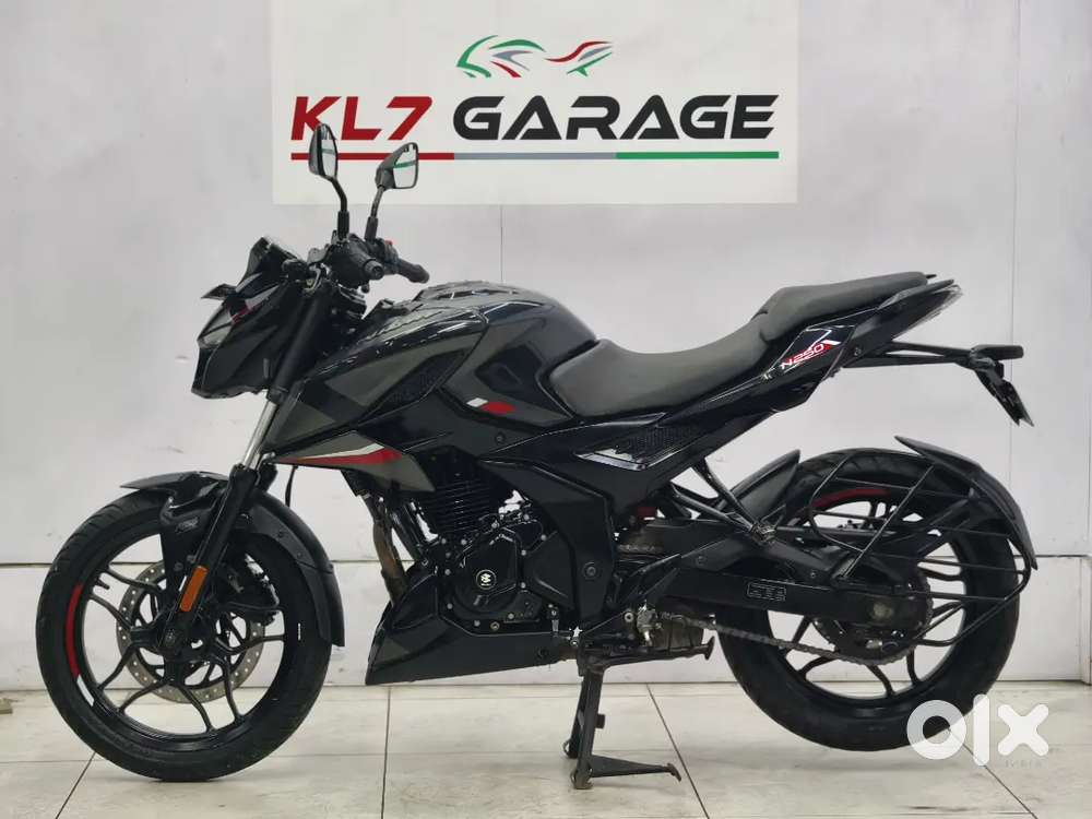BAJAJ N 250 ABS