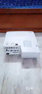 NEC NP-UM351W-wk Ultra Short Throw Projector