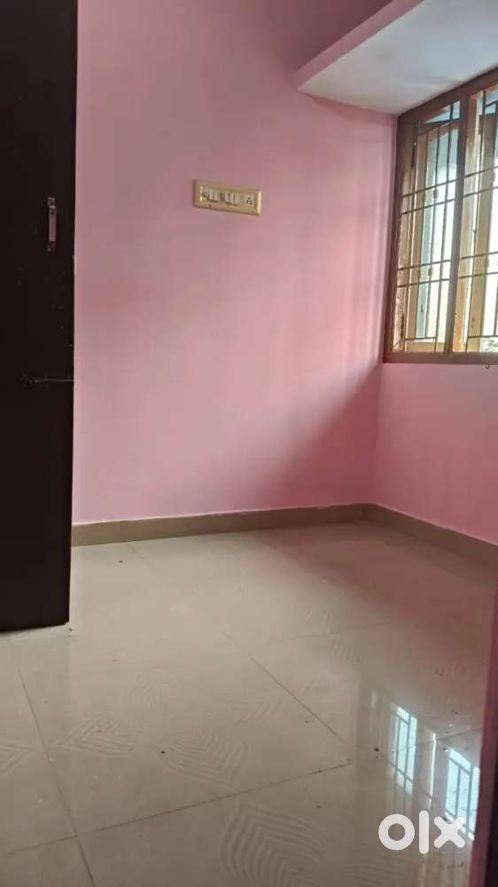 Near gummudipoondi bazzar