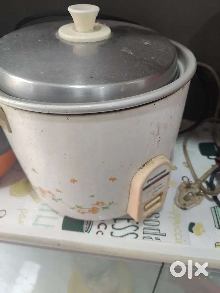 Mixie and rice cooker