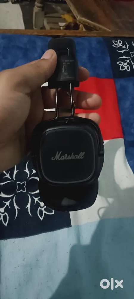 Wireless music headsets sell