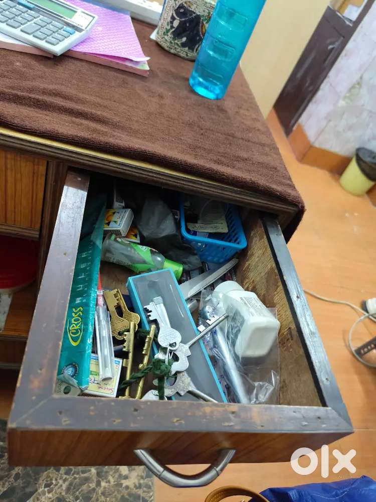 Office table 5 years old