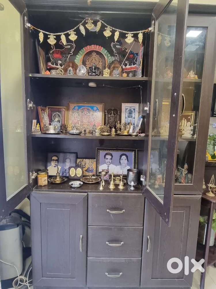 Big bookcase in good condition for sale