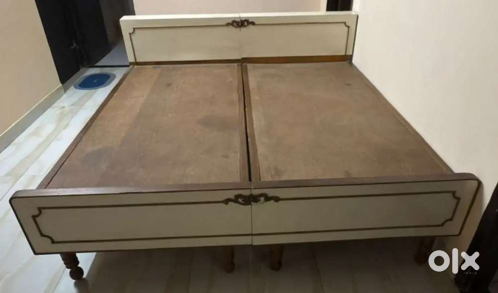 King size double bed available for sale