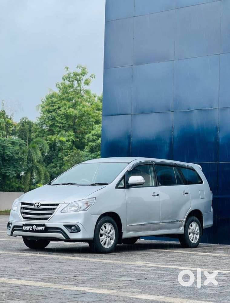 Toyota Innova 2009-2011 2.0 VX 8 STR, 2010, Diesel