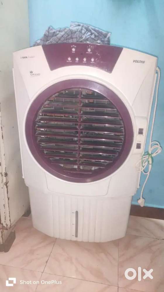 Voltas 72 Ltr Desert Air Cooler with Turbo Air Throw White Grand 72E